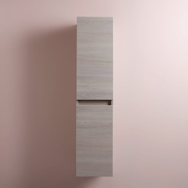 Hoher Badezimmerschrank mit Holzoptik und zwei Türen zur Wandmontage.