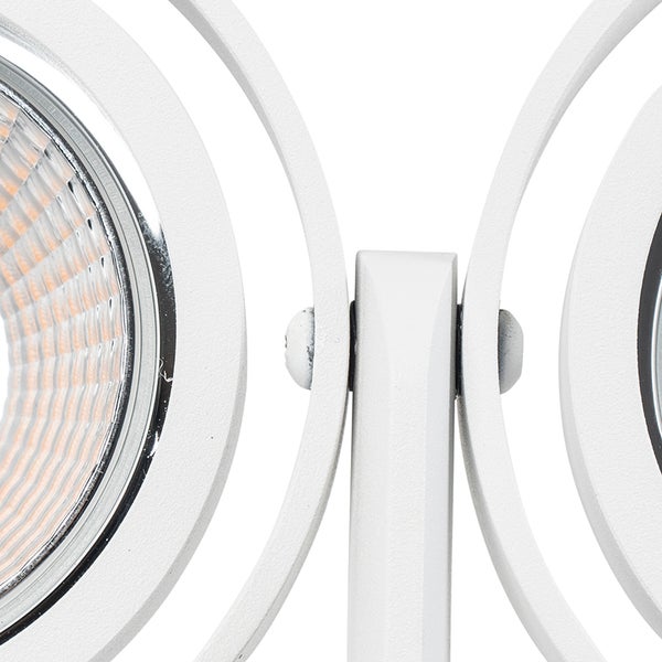 Detailaufnahme einer weißen Lampe