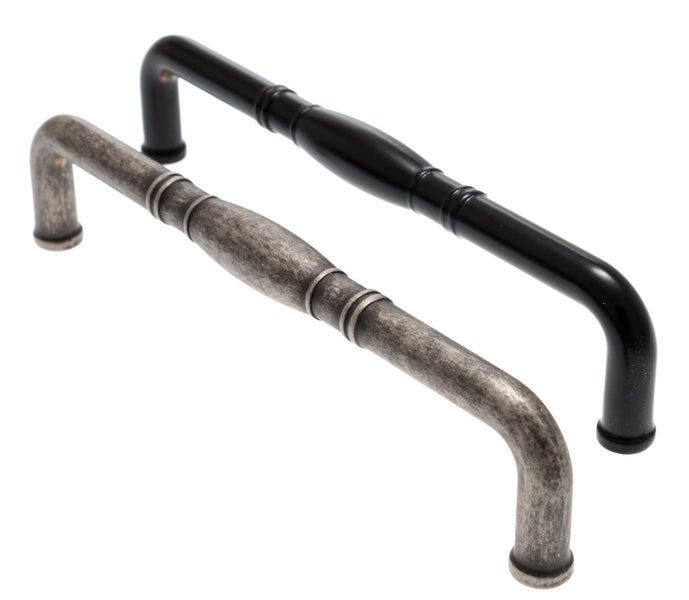 Zwei Möbelgriffe aus Metall
