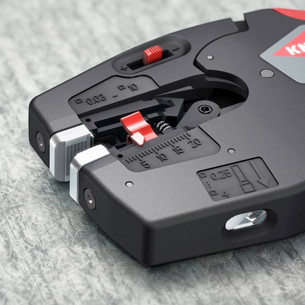 Schonhammer mit Kunststoffköpfen und Griff