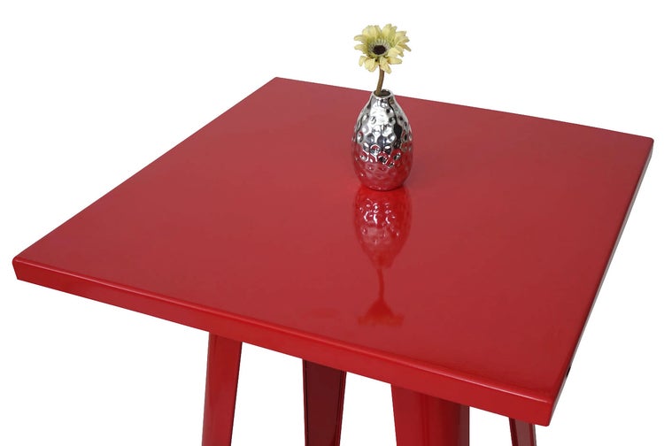 Quadratischer Beistelltisch mit Blumenvase