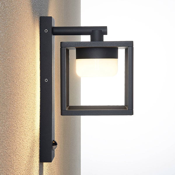Lucande Wandleuchte außen Timio mit Bewegungsmelder (spritzwassergeschützt (Modern) in Alu aus Aluminium (1 flammig, GX53) - Wandlampe für Außenwand/Hauswand Haus Terrasse und Balkon