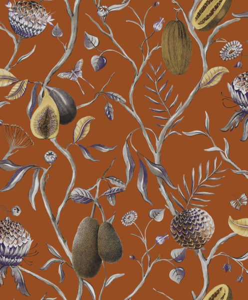 Esszimmer mit floral gemusterter Tapete, Tisch und Stühlen