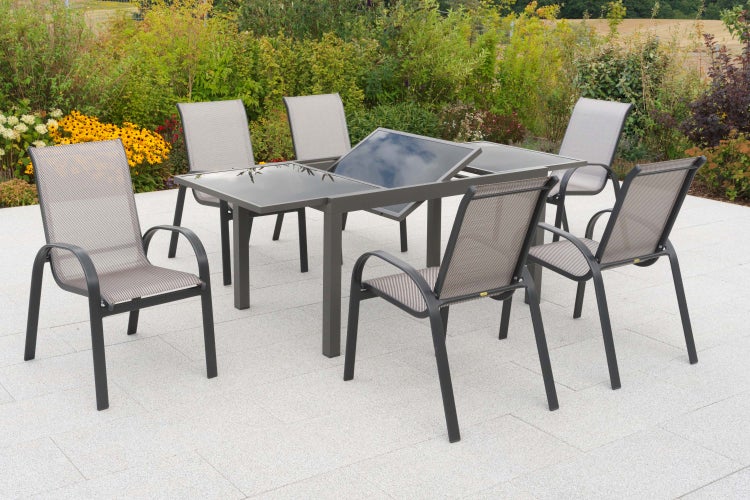Gartensitzgruppe mit Ausziehtisch und sechs Stühlen im Außenbereich