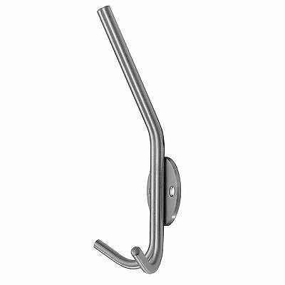 Ein Wandhaken aus Metall mit zwei Haken zum Aufhängen von Kleidung und Gegenständen.