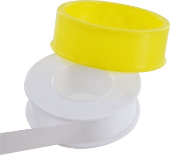 PTFE-Gewindedichtband auf einer weissen Spule mit einer gelben Schutzhuelle.
