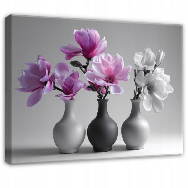 Leinwandbild mit purpurfarbenen und weißen Magnolienblüten in drei Vasen, moderner minimalistischer Stil.