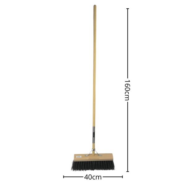 Kehrbesen mit Holzstiel, 160 cm lang und 40 cm breit