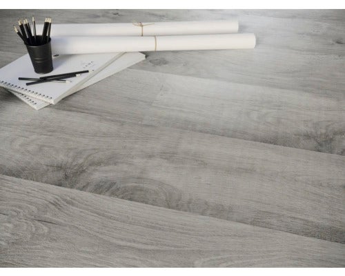 Nahaufnahme von Laminat mit Büromaterialien