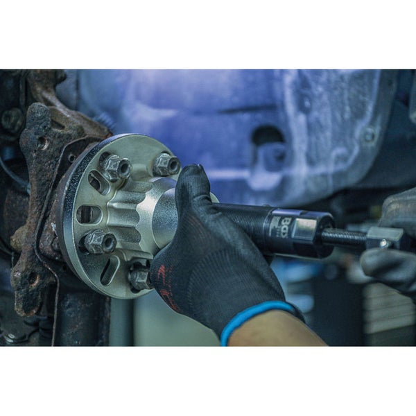 Radnabenabzieher in Anwendung