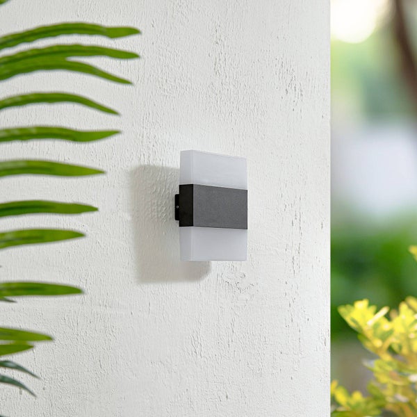 Lindby LED Wandleuchte außen Branor (spritzwassergeschützt (Modern) in Schwarz aus Aluminium (2 flammig, ) - Außenwandleuchten Wandlampe Led Außenlampe Outdoor für Außenwand/Hauswand
