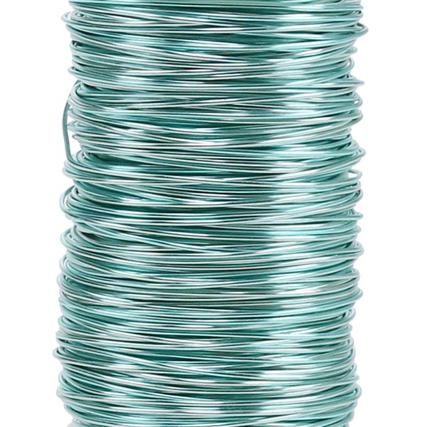 Spule mit dünnem Metalldraht für Bastelarbeiten und Floristik.