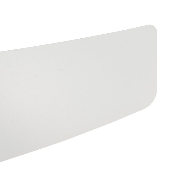 Weißer Deckenventilator-Flügel mit abgerundeten Ecken.