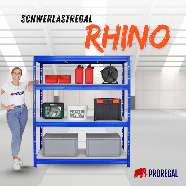 Blaues Metall Schwerlastregal Rhino von PROREGAL mit vier Böden in einem hellen Lagerraum, bestückt mit Werkzeug und Boxen. PROREGAL Logo.