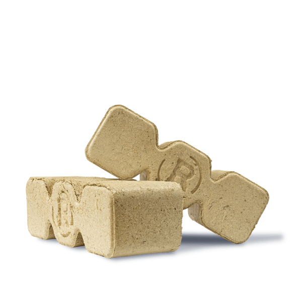 Holzbriketts RUF aus gepressten Holzspänen für Kamine und Öfen.
