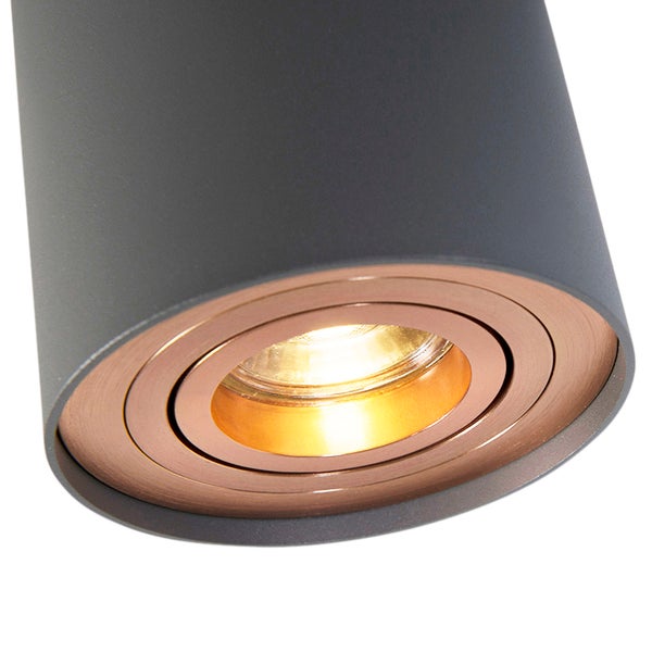 Graue Deckenleuchte mit warmem Licht