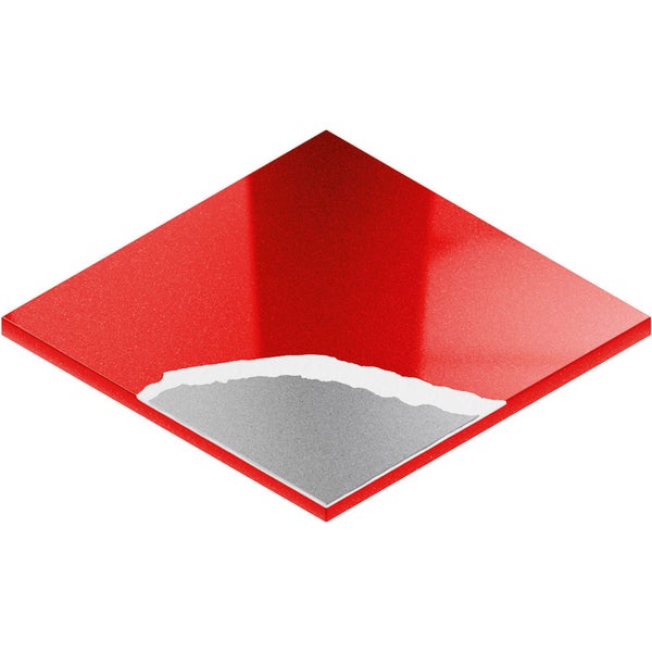 Rote Bodenfliese mit teilweise abgelöster oberer Schicht