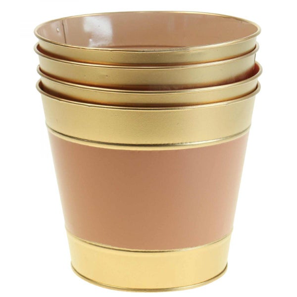 Stapel aus vier Übertöpfen aus Metall