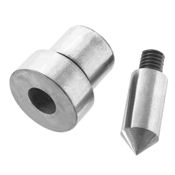 Ein Zentrierdorn und eine Zentrierhülse aus Metall für präzise Bohr- oder Markierarbeiten.