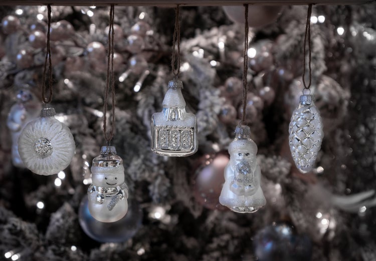 Silberfarbiges Formen- & Figuren-Sortiment 6-8cm, 9-teilig, Glasornamente, mundgeblasen, handbemalt, 9 Stck., Weihnachtsbaumkugeln, Christbaumschmuck, Weihnachtsbaumanhänger