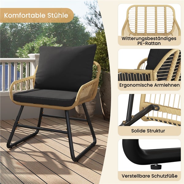 Rattansessel mit schwarzen Kissen, wetterbeständigem Polyethylen Rattan, ergonomischen Armlehnen, solider Struktur und verstellbaren Schutzfüßen.
