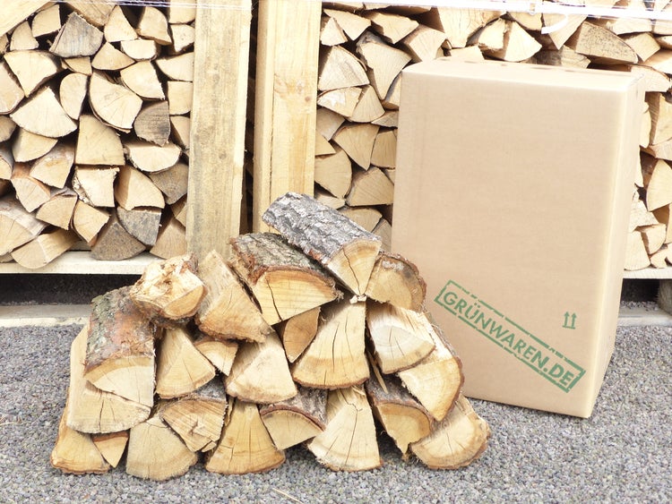 Feuerholz/ hot Brennholz/ Kaminholz