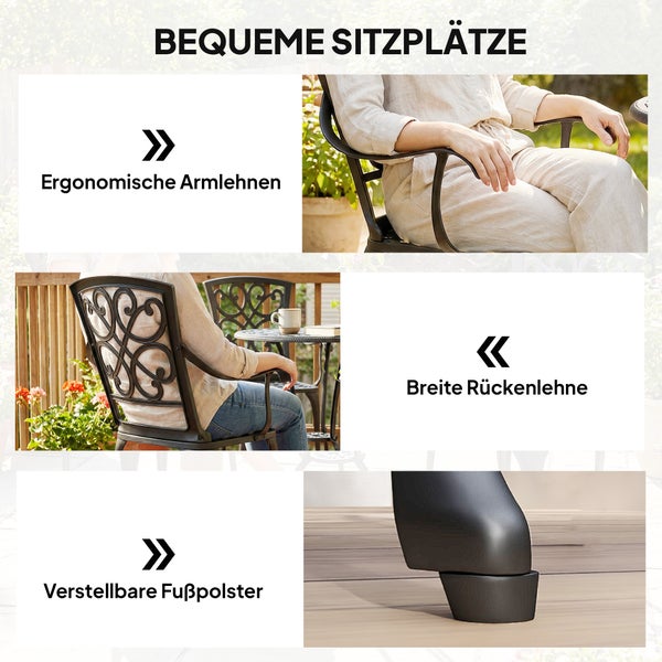 Bistro-Set aus Metall mit verzierten Stühlen und Tisch mit Sonnenschirmloch auf einem hellen Balkon mit Holzboden.