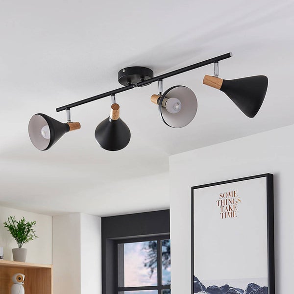 Deckenleuchte mit vier Strahlern, Holzdetails und schwarzem Metall