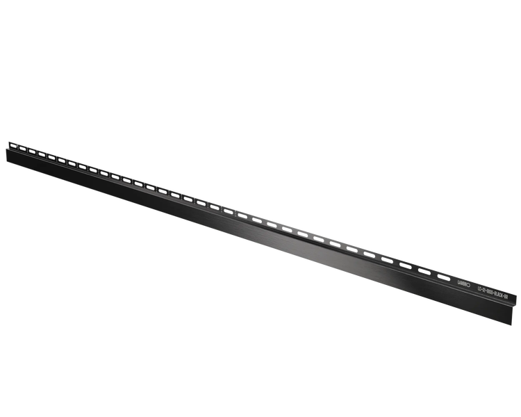 Lambro Starterprofil in Schwarz mit Langlöchern.