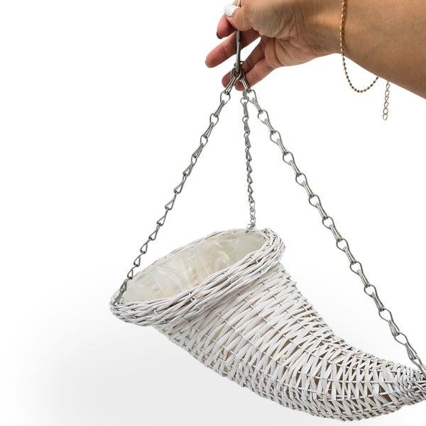 Hängender Pflanzkorb in Hornform mit Kette