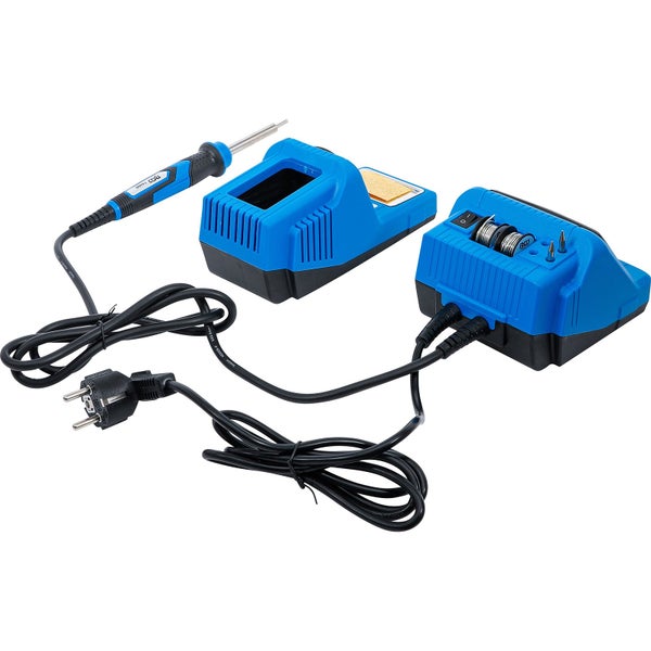 Quadratischer Einbaustrahler aus gebürstetem Metall, 84 Millimeter mal 84 Millimeter, Höhe 38 Millimeter.