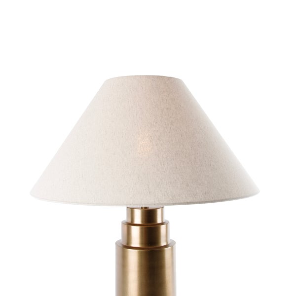 Tischleuchte mit Stoffschirm und Metallfuß