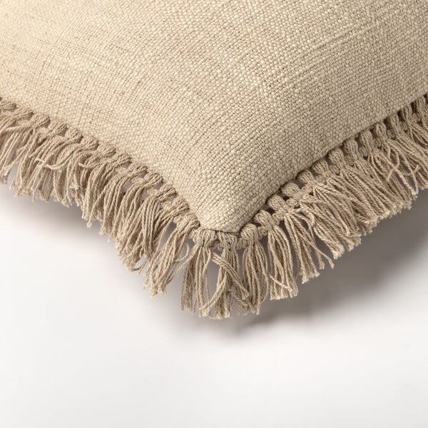 Dekokissen mit Fransen