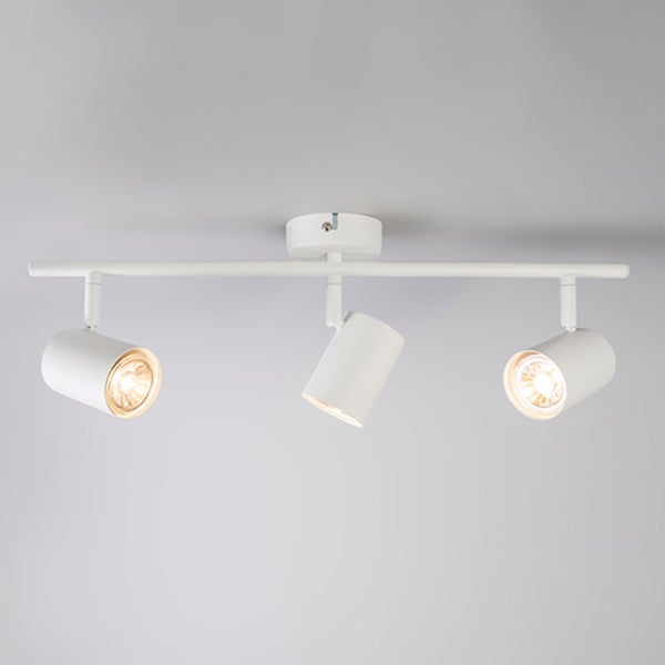 Deckenleuchte mit drei Strahlern