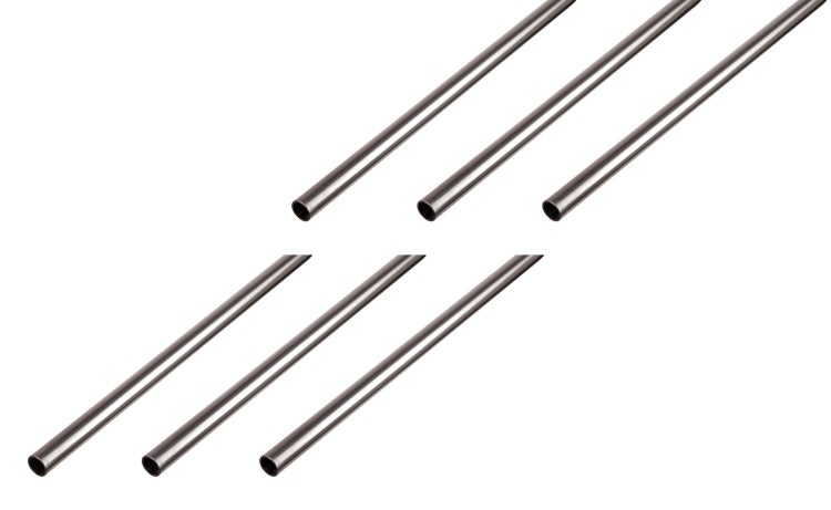 Set aus sechs Metallrundrohren fuer verschiedene Bauvorhaben