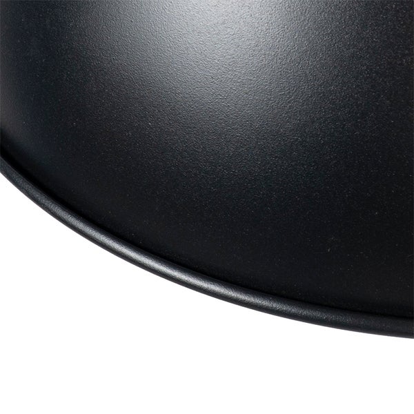 Nahaufnahme eines Lampenschirms aus Metall