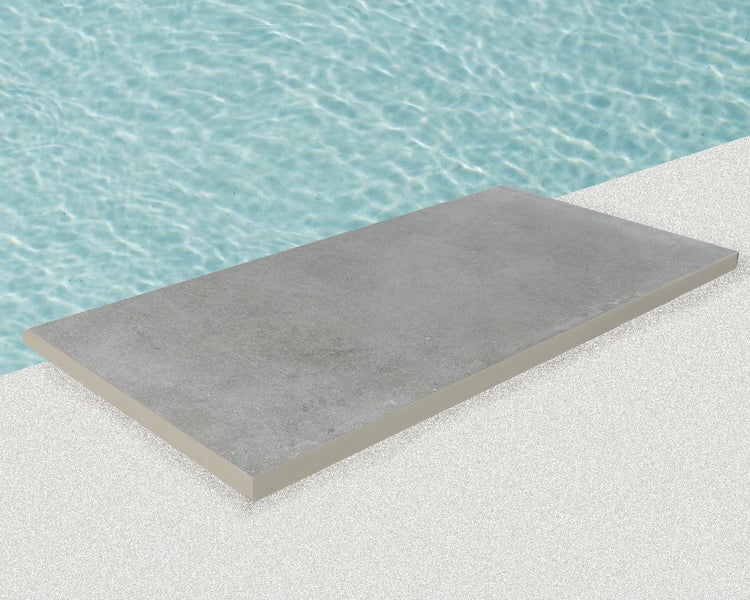 Wohnrausch Keramik Poolumrandung Beckenrandstein LIGHT GREY, 60 x 30 x 3 cm, 1 Rundkante, betongrau