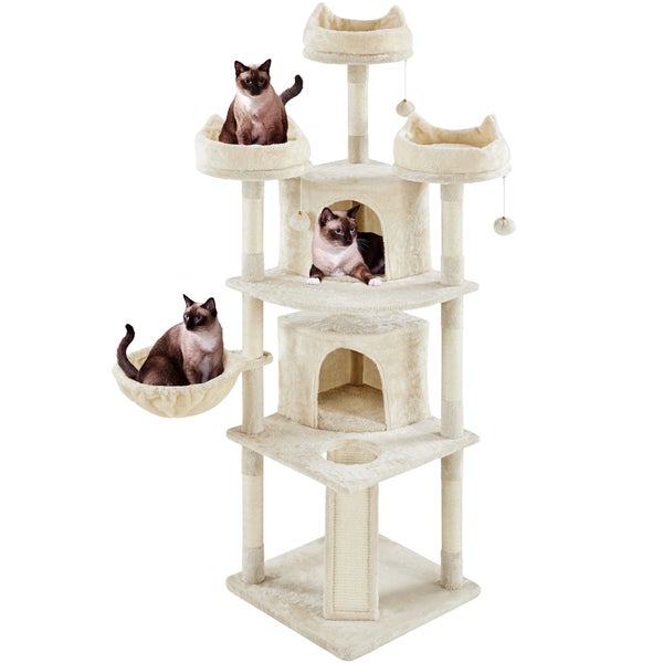 Katzenkratzbaum mit mehreren Ebenen und drei Katzen