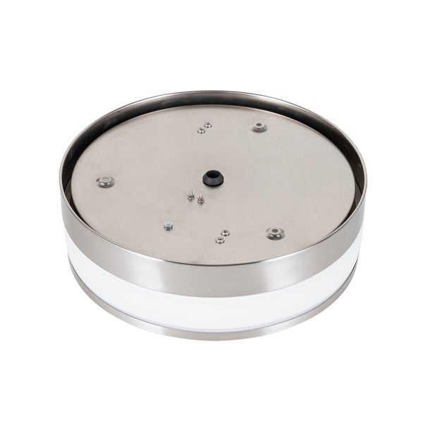 Runde Deckenleuchte aus gebürstetem Metall mit weißem Diffusor.