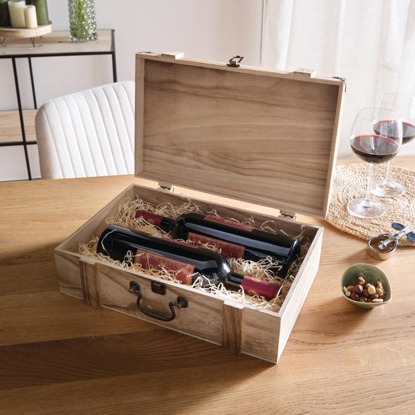 Holzkiste mit Deckel im Kofferdesign mit Metallbeschlägen und Tragegriff