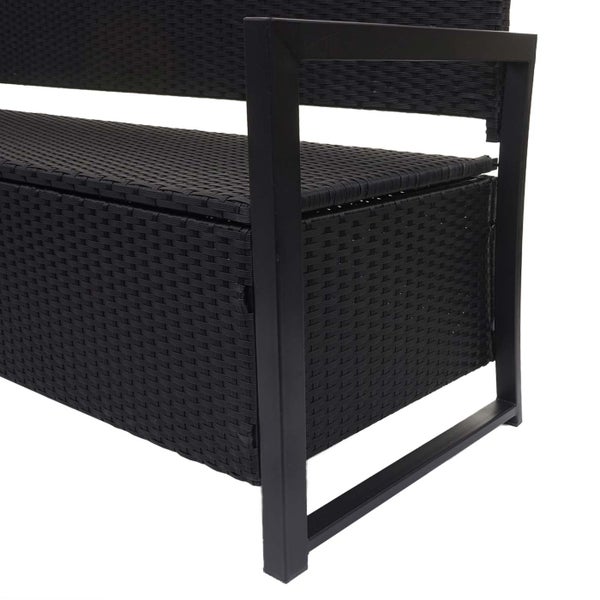 Detailansicht einer Gartenbank aus dunklem Polyrattan mit Metallrahmen und integrierter Aufbewahrungsbox.