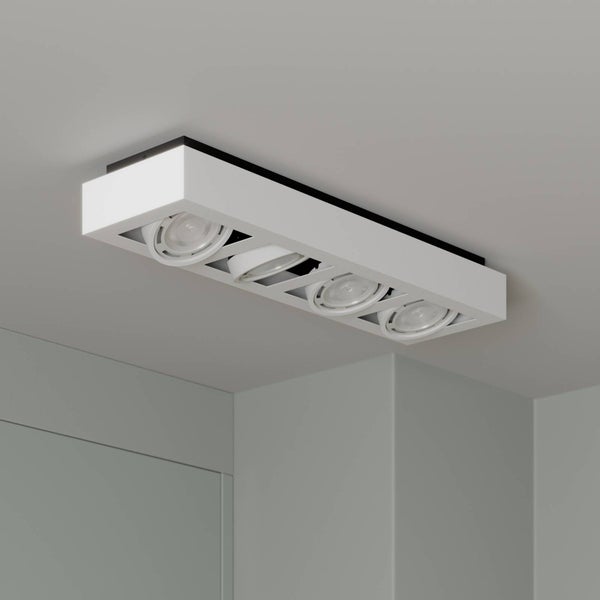 Deckenleuchte mit vier Strahlern