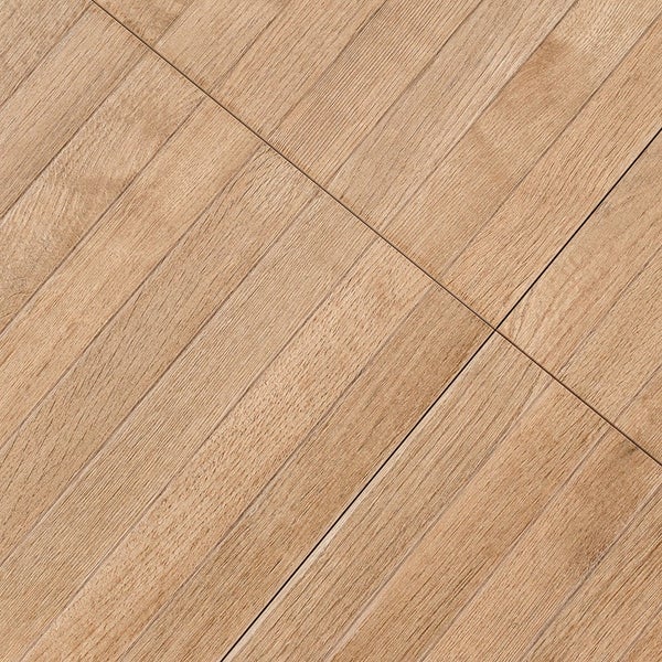 Fliese in Holzoptik mit Eichenholzmaserung im Dielenformat