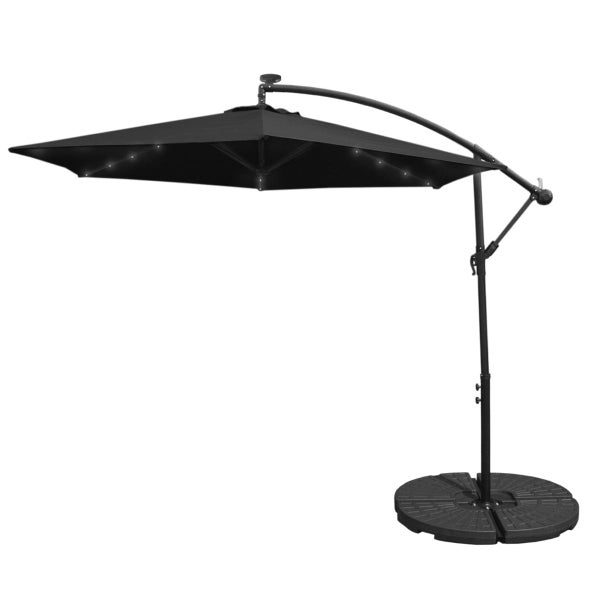 Freiarm-Sonnenschirm mit LED-Beleuchtung und Fuß