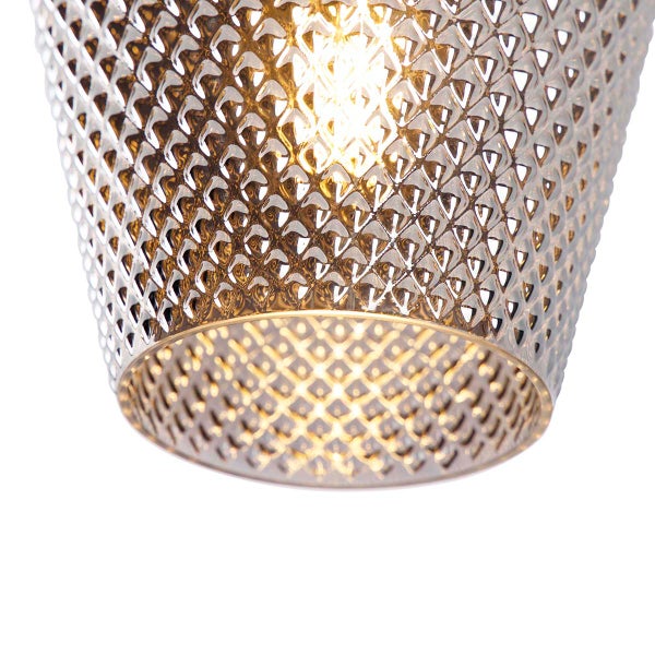 Nahaufnahme einer Deckenleuchte mit geometrischem Muster