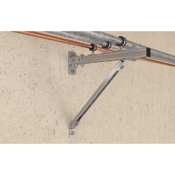 Rohrbefestigungssystem an einer Wand montiert zur Installation von Rohren