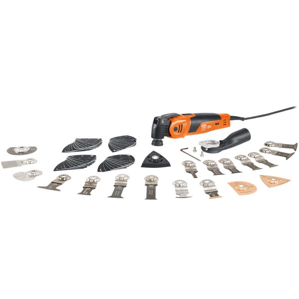 Fein Multimaster Oszillierer Set mit Zubehör wie Sägeblättern, Schleifplatten, Schleifpapier und Staubabsaugung.