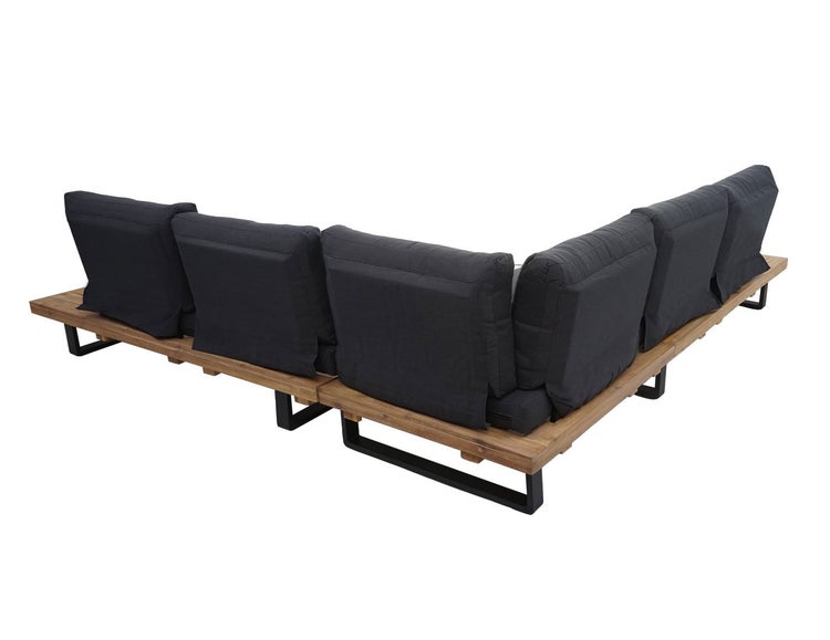 L-förmige Gartenlounge mit Holzgestell, schwarzen Metallfüßen und dunklen Rückenpolstern in der Rückansicht.