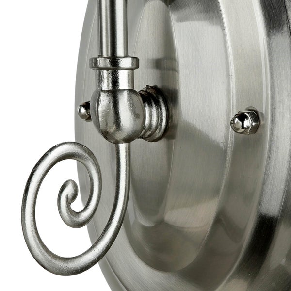 Detailansicht einer Wandleuchte aus Metall