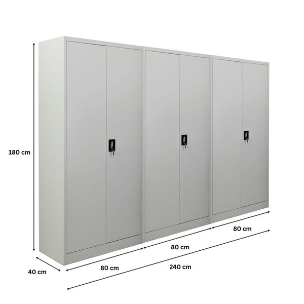 Drei graue Stahlschränke mit einer Höhe von 180 cm, einer Breite von 80 cm und einer Tiefe von 40 cm